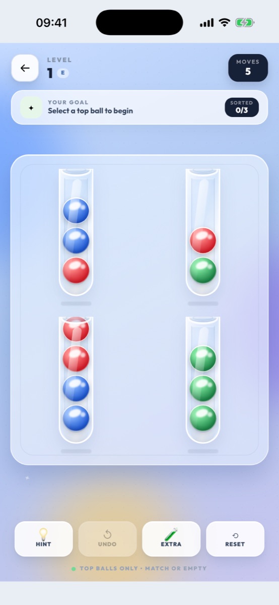 Early Ball Sort level with a few colors and open tubes